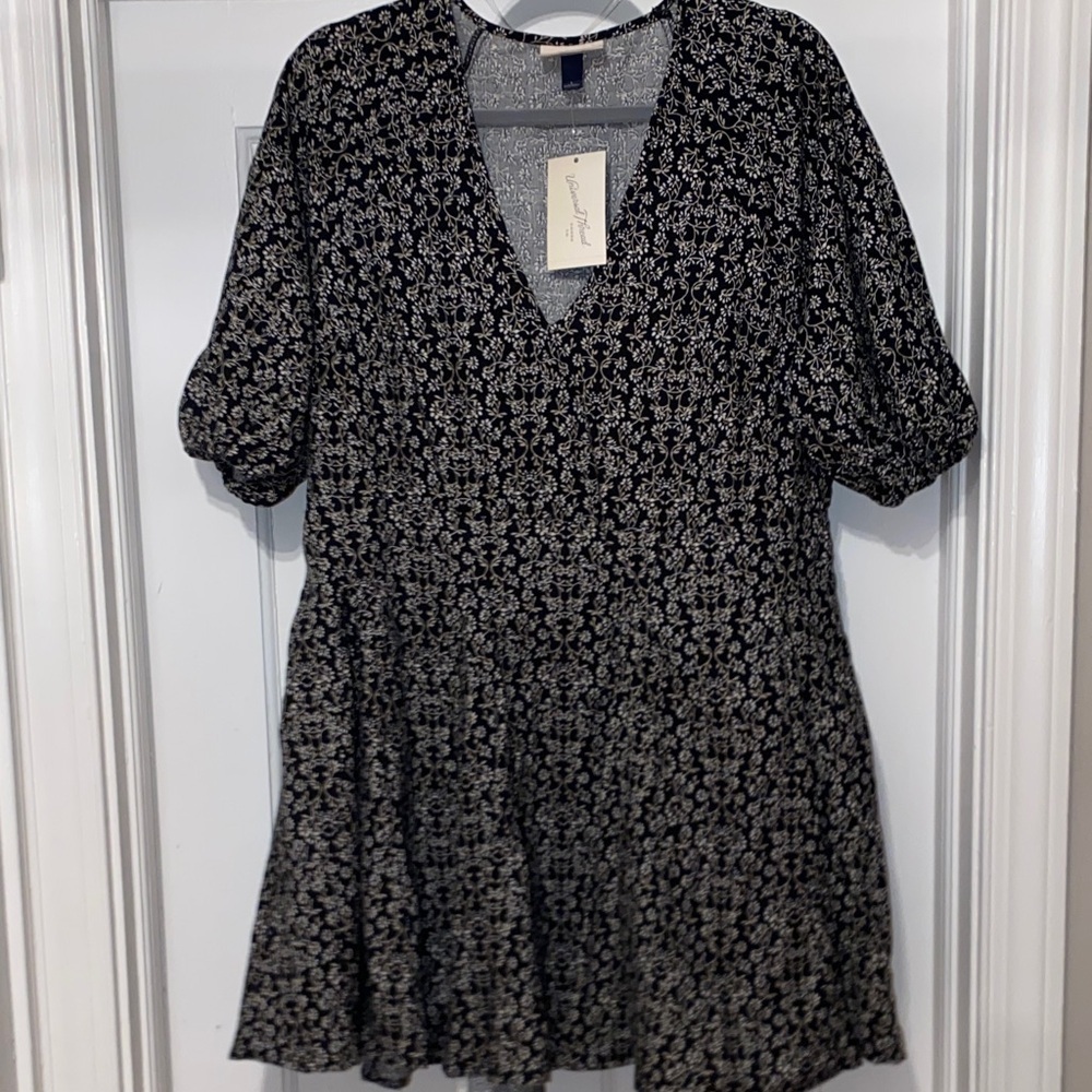 Universal Thread Black and White Floral Dress